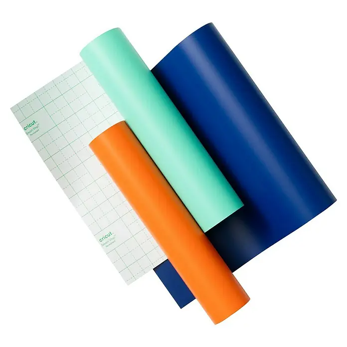 Cricut Joy Xtra Vinylfolie Smart Permanent - 3 -tlg., Pinwheel, 24,1 x 30,5 cm - Verschiedenfarbige Cricut Smart Vinyl Rollen und Übertragungsband, das für verschiedene Bastelprojekte verwendet wird.