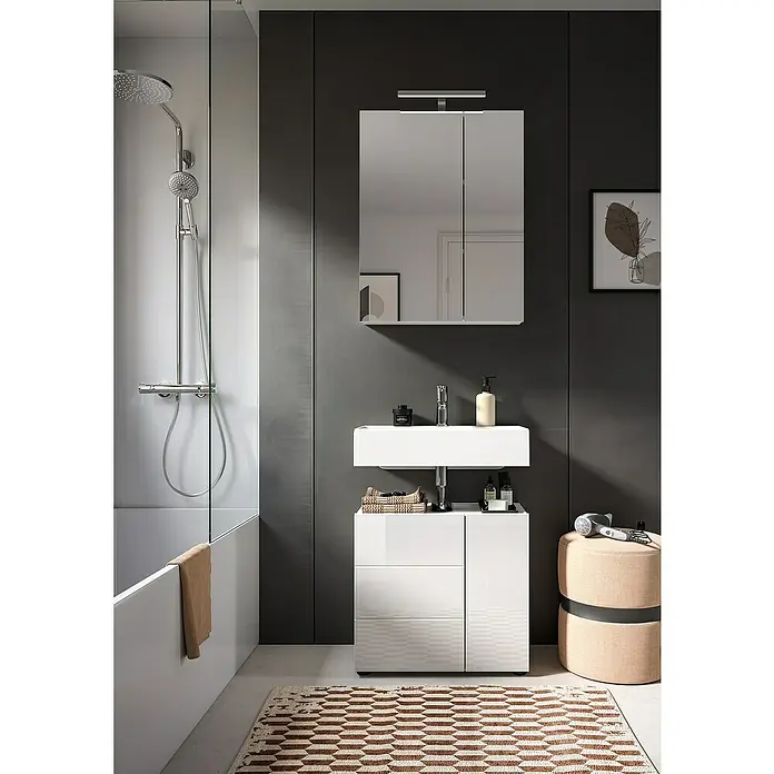 xonox.home Vira Badmöbel-Set Vira - 60 cm, Weiß, Glänzend, Ohne Beleuchtung, 2 -tlg. - Modernes Badezimmer-Interieur mit einem eleganten Waschtischunterschrank, Spiegel und Duschbereich für ein stilvolles Ambiente.