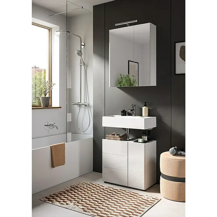 xonox.home Vira Badmöbel-Set Vira - 60 cm, Weiß, Glänzend, Mit Beleuchtung, 2 -tlg. - Modernes Badezimmer mit Waschbeckenunterschrank, Spiegelschrank und Badewanne mit Duschabtrennung für ein stilvolles Ambiente.