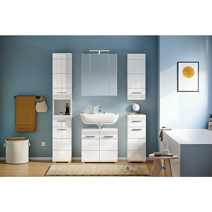 xonox.home Linus Badmöbel-Set Linus - 105 cm, Weiß, Glänzend, 4 -tlg. - Modernes Badezimmer-Set mit weißen Hochglanzschränken, Waschbecken und Spiegel, akzentuiert durch Holzdetails und Textilien für eine stilvolle Atmosphäre.