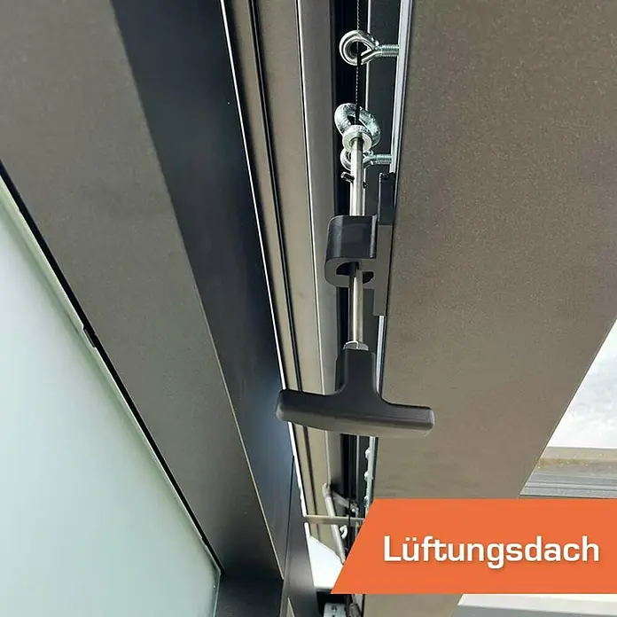 SunElements Gewächshaus SunGarden Energy 3.2 - Außenmaß inkl. Dachüberstand (B x T): 338 x 233 cm, Anthrazit-Metallic, Materialspezifizierung Dach: Acrylglas mit Photovoltaikmodulen - Detailaufnahme eines Lüftungsdachs mit Griff und Aufhängung, zur optimalen Belüftung.