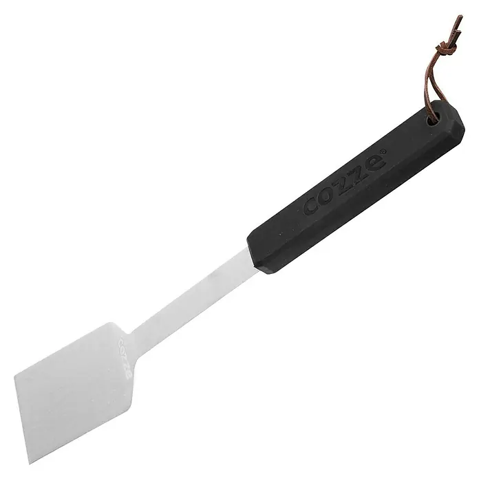 Cozze Grillgutwender - Länge: 40 cm - Nahaufnahme eines Cozze Pizza-Wenders mit schwarzem Griff und Lederband zum Aufhängen. Ideal zum einfachen Wenden von Pizza im Ofen.