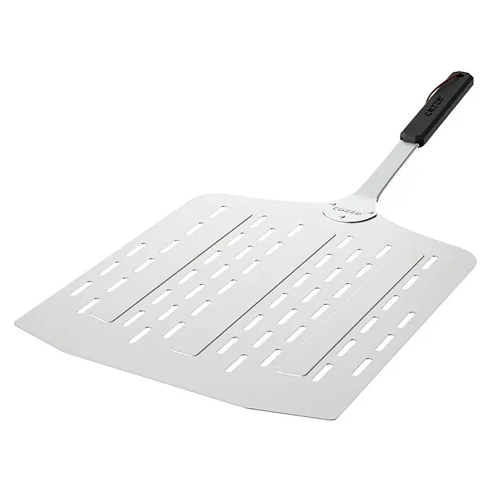 Cozze Pizzaschaufel - L x B: 76 x 35 cm, Aluminium - Eine Pizzaschaufel aus Aluminium mit einem schwarzen Griff ist zu sehen, ideal zum einfachen Zubereiten einer köstlichen Pizza.