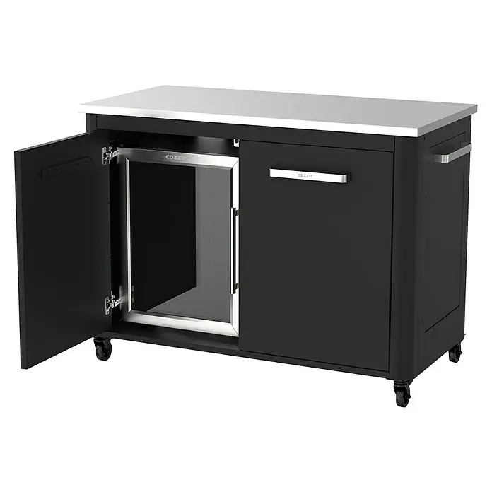Cozze Kühlschrank - B x T x H: 47 x 49 x 63,8 cm - Hier ist ein Produktfoto eines schwarzen Cozze-Küchenschranks mit weißer Arbeitsplatte und einer Glastür, die einen Kühlschrank zeigt.