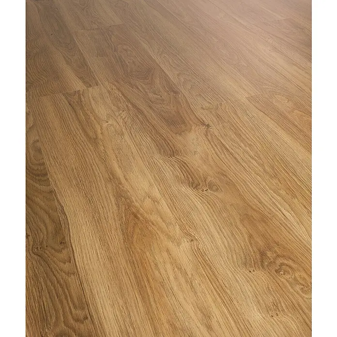 Laminado Roble Azalea - 1.380 x 193 x 8 mm, Roble Azalea, AC5 - Primer plano de un suelo laminado en tonos marrones cálidos, imitando un aspecto de madera natural, resaltando detalles de la veta.