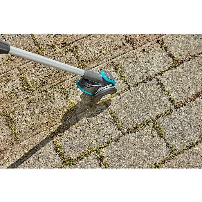 Gardena Power for All 18V Limpiador de juntas de batería EasyWeed 1800/18V - 18 V, 1 batería - El cepillo de malas hierbas a batería Gardena elimina sin esfuerzo las malas hierbas y el musgo de las juntas de pavimentación.