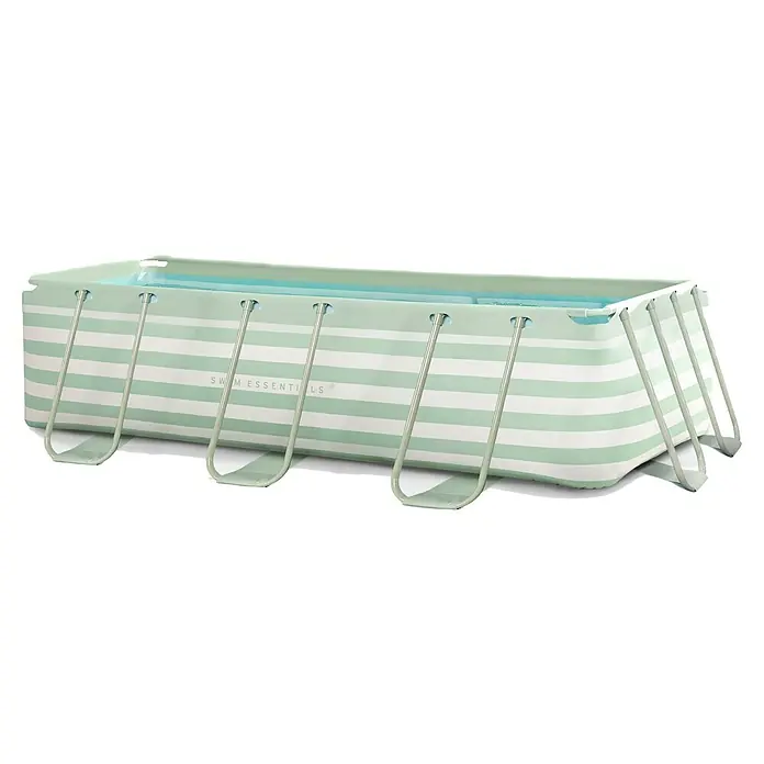 Swim Essentials Frame-Pool - L x B x H: 400 x 200 x 100 cm, Grün/Weiß, 6.400 l - Rechteckiger 'Swim Essentials'-Pool mit blau-weißen Streifen und silbernen Stützen, gefüllt mit Wasser, für sommerlichen Badespaß im Garten.