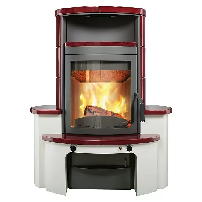 Hark Kaminofen Avenso GT ECOplus - 8 kW, Raumheizvermögen: 220 m³, Material Verkleidung: Keramik, Bordeaux - Moderner rot-weißer Kaminofen mit sichtbaren Flammen durch die Glastür, mit Keramikpaneelen.