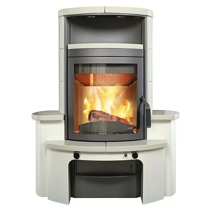 Hark Kaminofen Avenso GT ECOplus - 6 kW, Raumheizvermögen: 165 m³, Material Verkleidung: Keramik, Weiß/Creme - Beigefarbener Kaminofen mit dunkelgrauer Tür, Glasscheibe mit Feuer und Bedienelementen.