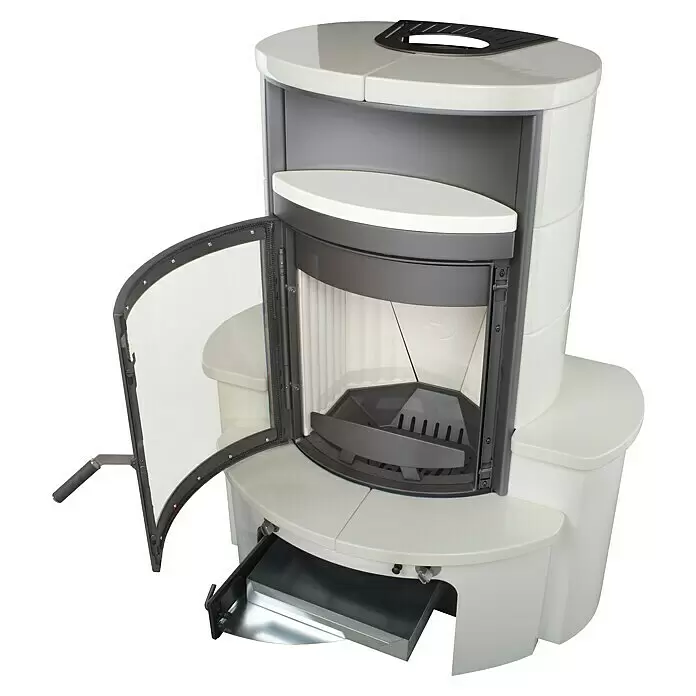 Hark Kaminofen Avenso GT ECOplus - 6 kW, Raumheizvermögen: 165 m³, Material Verkleidung: Keramik, Weiß/Creme - Weißer Ofen mit geöffneter Tür und herausgezogener Ascheschublade, Blick ins Innere.