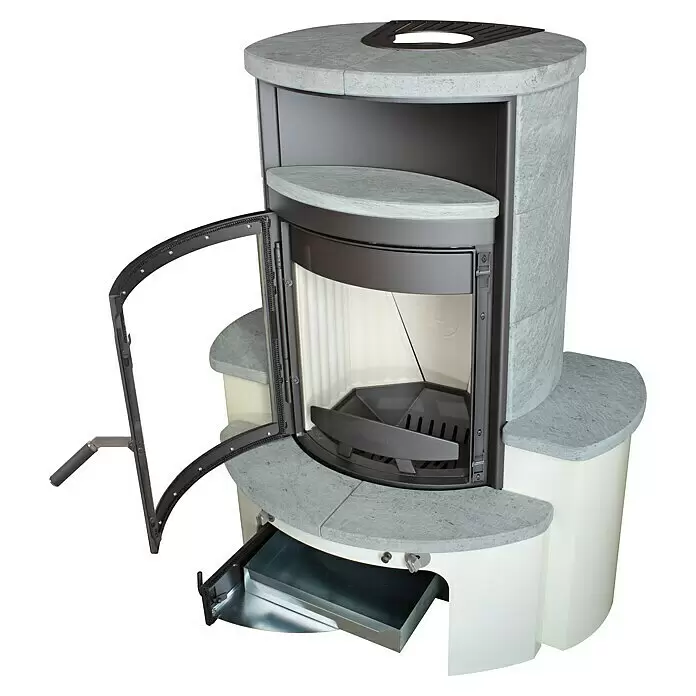 Hark Kaminofen Avenso GT ECOplus - 8 kW, Raumheizvermögen: 220 m³, Naturstein - Moderner mehrstufiger Specksteinofen mit geöffneter Glastür und herausgezogener Aschelade.