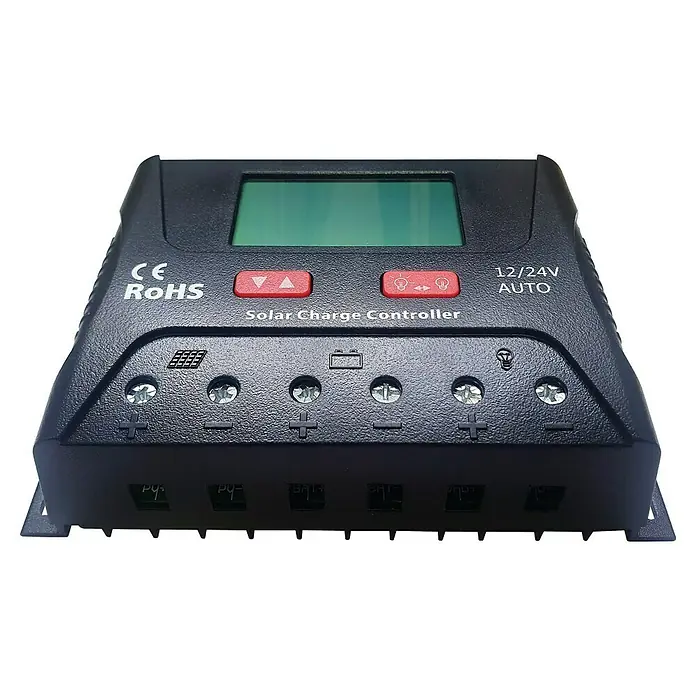 Regulador solar HP2440 - 55 V, L x An x Al: 4,7 x 16,4 x 10,35 cm - Imagen de un regulador de carga solar negro con conexiones para paneles solares, baterías y cargas.
