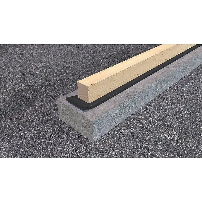 HS Terra Unterkonstruktion-Auflagepad Rolle - 1 Stk., 2.015 x 70 x 8 mm - Darstellung eines Holzträgers auf einer Betonstütze mit einer dazwischenliegenden Schutzschicht, ideal für Bau- und Architekturprojekte.