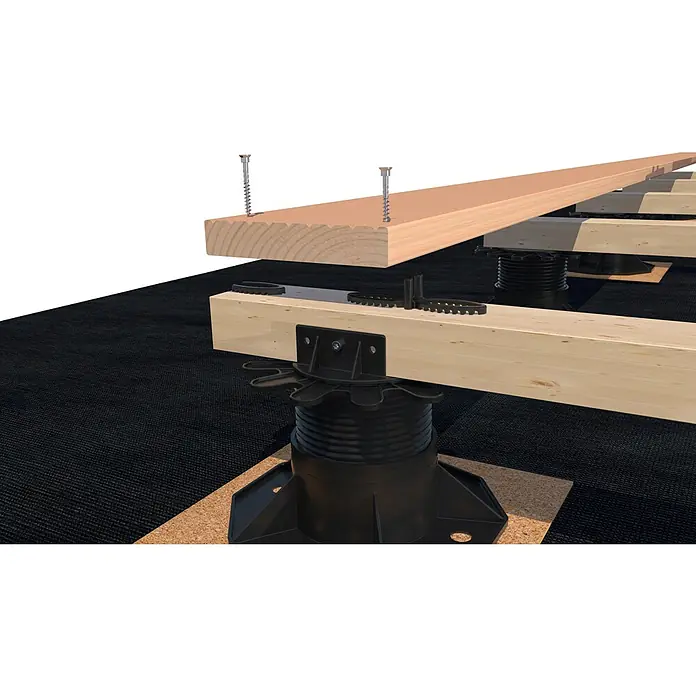 HS Terra Abstandhalter DiviDeck - 200 Stk. - Bild einer Stelzlager-Konstruktion für Terrassen, die auf einem dunklen Untergrund steht und eine Holzterrasse trägt.