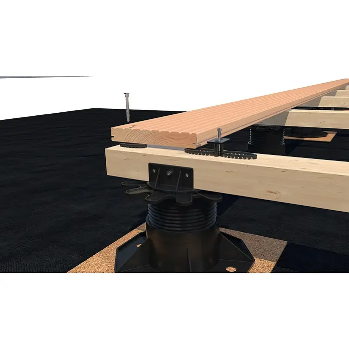 HS Terra Befestigungsclip - 10 Stk. - Nahaufnahme eines Terrassenbaus mit verstellbaren Stelzlagern, die Holzbalken tragen, während eine Holzdiele darüber liegt.