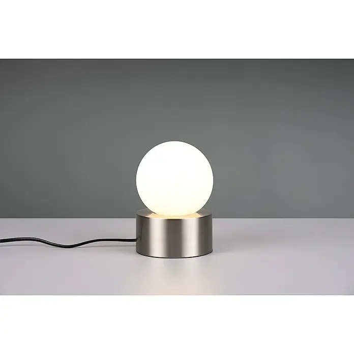 Reality Leuchten Tischleuchte rund Countess - Ø x H: 12 x 17 cm, 25 W, Nickel matt, Weiß, E14 - Nahaufnahme einer modernen Tischleuchte mit einem runden, leuchtenden Lampenschirm auf einem zylindrischen Metallsockel.