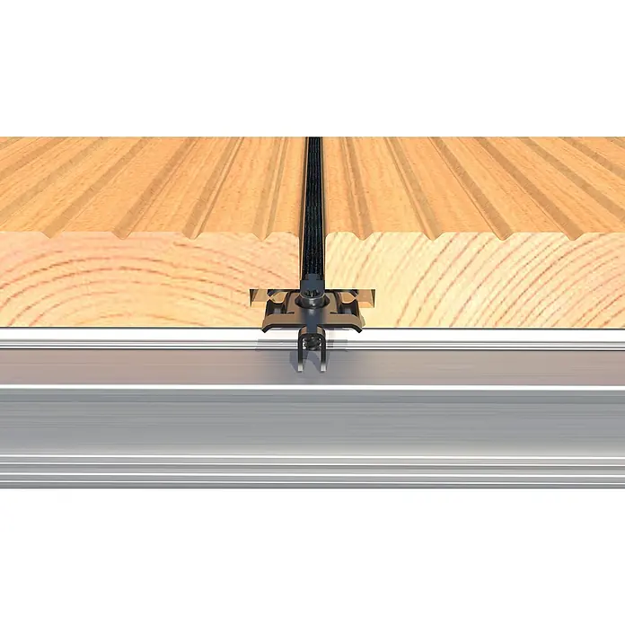HS Terra Befestigungsclips M - 25 Stk. - Detailansicht einer Metalldachklemme, die eine sichere und dauerhafte Befestigung auf Holzbalken gewährleistet. Ideal für Solaranlagen.
