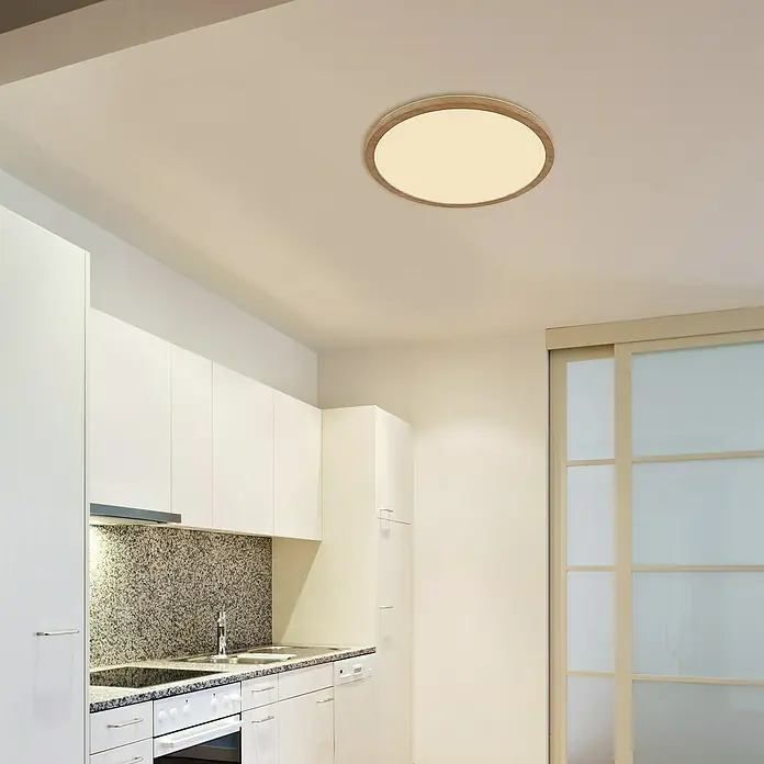 Globo LED-Deckenleuchte rund Sapana - 24 W, Warmweiß, Holzoptik, Ø x H: 42 x 2,5 cm - Deckenleuchte im modernen Küchenbereich. Die runde Leuchte mit Holzrahmen spendet warmes Licht und passt zum minimalistischen Design.