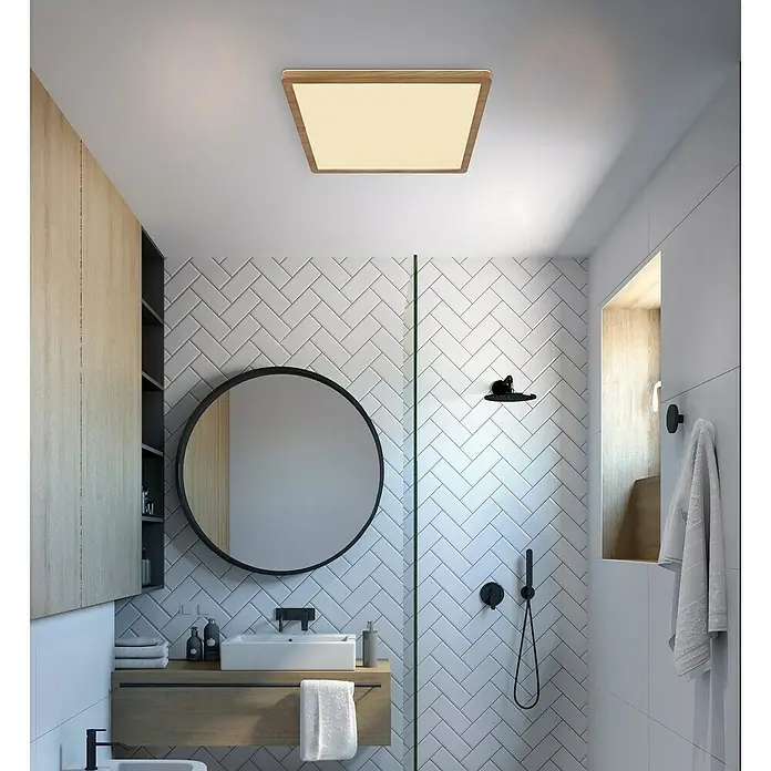 Globo LED-Deckenleuchte Sapana - 18 W, Warmweiß, Holzoptik, L x B x H: 29,4 x 29,4 x 2,5 cm - Quadratische Deckenleuchte mit Holzrahmen in einem Badezimmer. Die Leuchte spendet ein warmes, einladendes Licht und ergänzt das moderne Design.