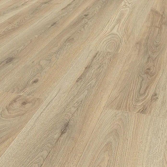 Krono Original Laminat Organic Clever - Ashland Oak, Landhausdiele, 1.288 x 195 x 6 mm - Detailaufnahme eines hellen Laminatbodens mit natürlicher Holzmaserung und sichtbaren Fugen für ein realistisches Aussehen.