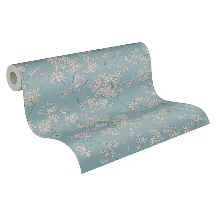 A.S. Création Casual Living Vliestapete Blümchen - Blau/Beige/Türkis, Floral, 10,05 x 0,53 m - Blaue Tapetenrolle mit zartem rosa Blumen- und Astmuster, teilweise abgerollt.
