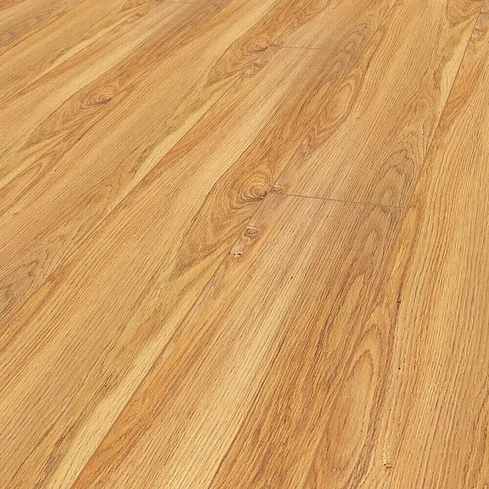 Laminado Roble Azalea - 1.380 x 193 x 8 mm, Roble Azalea, AC5 - Primer plano de un piso laminado que muestra patrones de vetas de madera. El laminado simula la apariencia de la madera real.