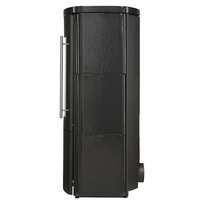 Hark Kaminofen Lova ECOplus - 6 kW, Raumheizvermögen: 165 m³, Material Verkleidung: Keramik, Schwarz - Seitenansicht eines schwarzen Kaminofens mit drei Abschnitten und einem silbernen Griff. Der Ofen hat eine robuste und moderne Optik.