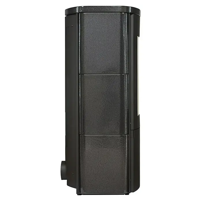 Hark Kaminofen Lova ECOplus - 6 kW, Raumheizvermögen: 165 m³, Material Verkleidung: Keramik, Schwarz - Seitenansicht eines schwarzen Pelletofens mit drei quadratischen Abschnitten, die durch schmale Rahmen getrennt sind.