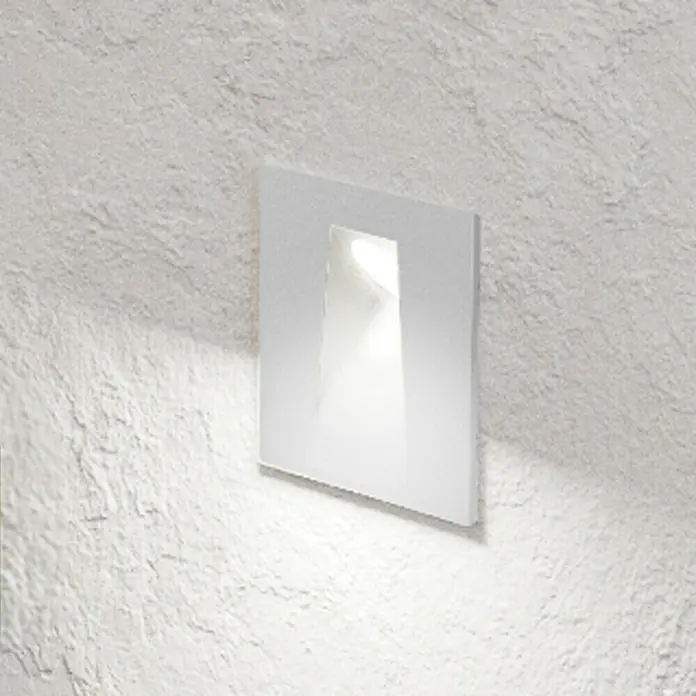 Eglo LED-Einbauspot Mecinos - Schwarz, L x B x H: 80 x 80 x 3 mm, Warmweiß - Quadratische LED-Wandleuchte in Weiß. Ideal für moderne Innenräume, die eine sanfte, indirekte Beleuchtung wünschen.