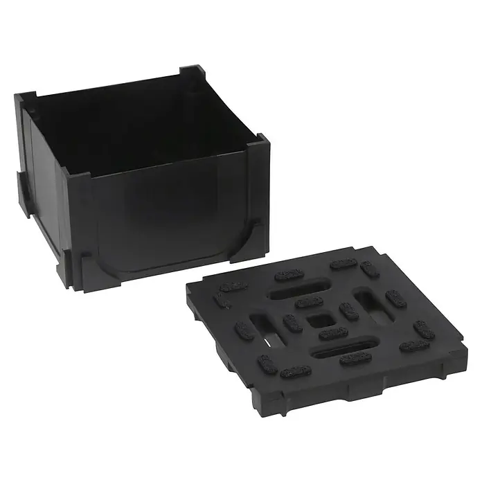 ACO Hexaline Universal-Eckstück - 12,5 x 12,5 x 7,8 cm - Das Bild zeigt eine schwarze quadratische Pflanzkiste mit einem dazugehörigen Gittereinsatz, ideal für den Garten oder den Innenbereich.