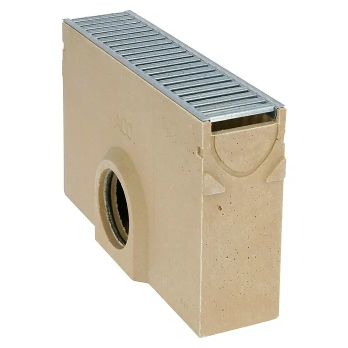 ACO Self Einlaufkasten Standardline - 50 x 11,8 x 30 cm - Nahaufnahme eines ACO-Entwässerungssystems mit Gitterrost, ideal für die effektive Ableitung von Oberflächenwasser.
