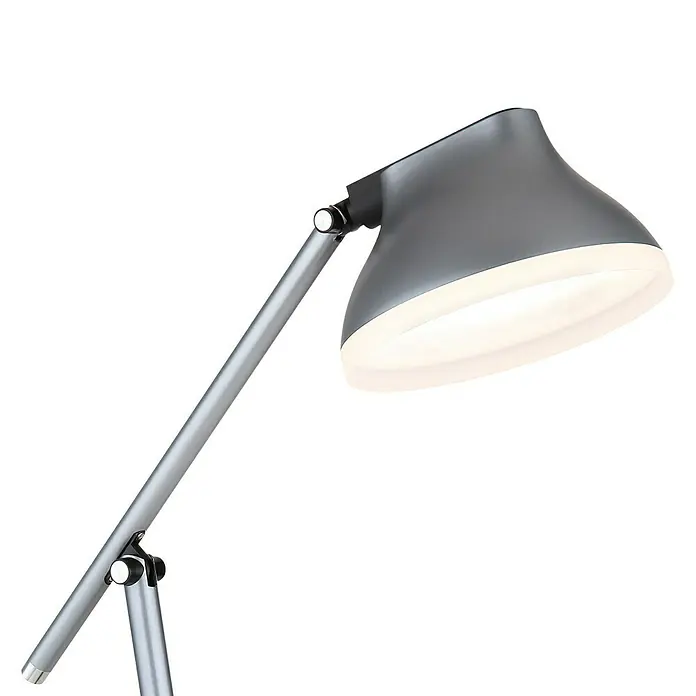 Globo LED-Tischleuchte Halvar - L x B x H: 43,2 x 17,8 x 75,8 cm, 8 W - Nahaufnahme einer modernen, grauen Schreibtischlampe mit hellem Licht vor schwarzem Hintergrund.
