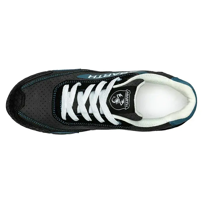 Abarth Zapato bajo de seguridad Truck - 47, Clase de protección según EN ISO 20345: S1P, Gris/Azul - Vista superior de una zapatilla Abarth. Este zapato es negro con cordones blancos y tiene el logotipo de Abarth en el lateral.