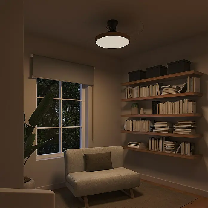Arte confort Ventilador de techo Palma - Madera/Negro, 107 cm, 25 W, Blanco cálido - Un moderno ventilador de techo con luz integrada proporciona una iluminación agradable y circulación de aire en una sala de estar acogedora.