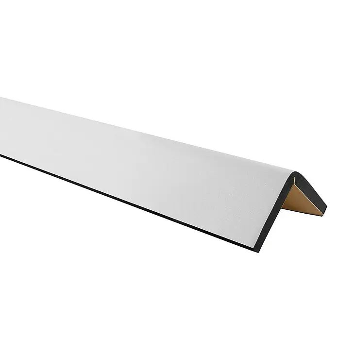 Inofix Protector para esquina - L x An x Al: 1.095 x 140 x 10 mm, Blanco, 1 ud. - Primer plano de un protector de borde de cartón blanco. Protege las esquinas de los daños y es muy robusto.