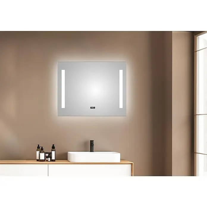 DSK Lichtspiegel Silver Time - 80 x 60 cm - Modern beleuchteter Spiegel mit digitaler Anzeige über Waschbecken mit Waschtisch. Elegantes Badezimmerdesign mit funktionalem Akzent.