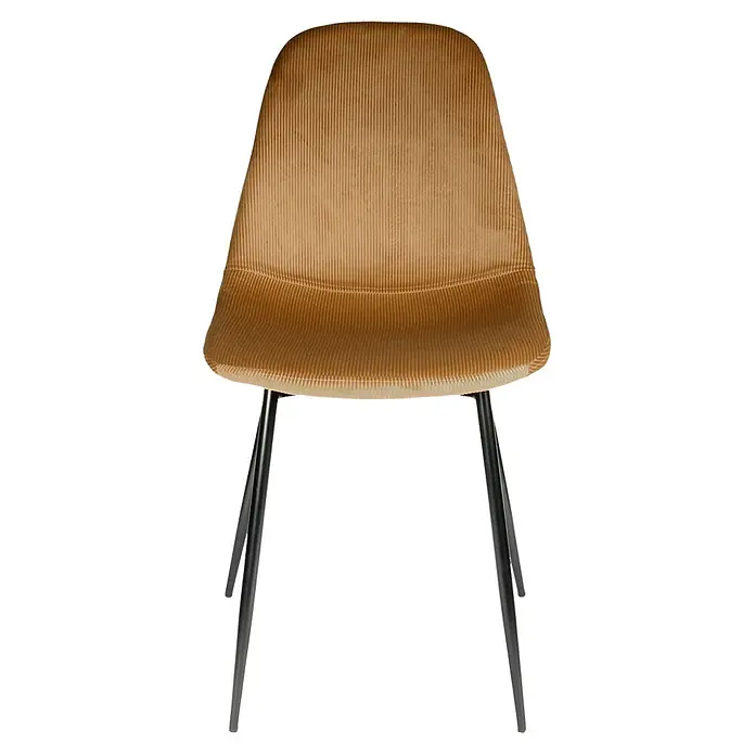 Silla Giulia - Mostaza, 4 pzs. - Primer plano de una silla tapizada con un patrón acanalado vertical y patas de metal elegantes y cónicas, aislada sobre un fondo negro.