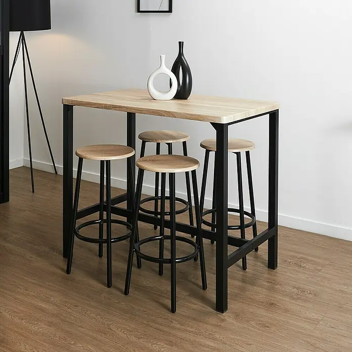 Home Deco Factory Mesa alta con taburetes Loka - L x An x Al: 60 x 100 x 86 cm, Marrón/Negro - Un juego de mesa de comedor con cuatro taburetes con una tapa de madera clara y una robusta estructura de metal negro.