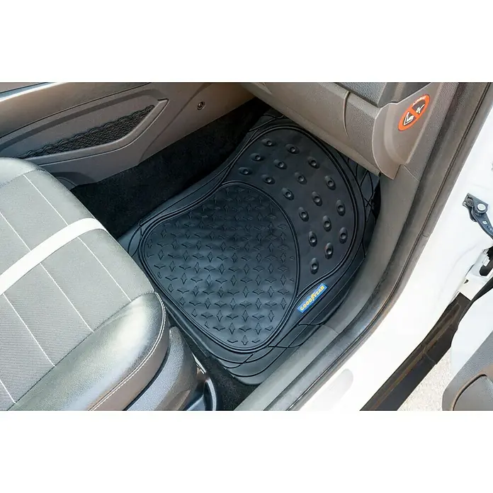 Goodyear Juego de alfombrillas para coche - 3 pzs., Negro - Alfombrilla negra de coche Goodyear con protuberancias y diseño de rombos, protege el piso del coche de la suciedad.