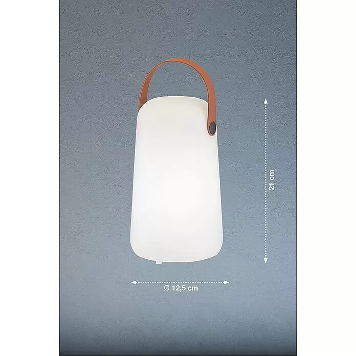 FHL easy Akku-Tischleuchte COLLGAR - 0,5 W, L x B x H: 12,5 x 12,5 x 21 cm, Weiß, RGB - Weiße tragbare Lampe mit braunem Griff, 21 cm hoch, 12,5 cm Durchmesser.