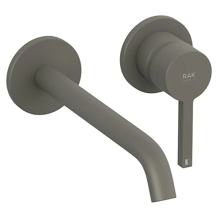 RAK Ceramics Feeling Waschtischarmatur - Dove, Matt, Pulverbeschichtet, Ausladung Armatur: 220 mm - Nahaufnahme einer grauen RAK Ceramics Waschtischarmatur für die Wandmontage, die ein modernes und minimalistisches Baddesign betont.