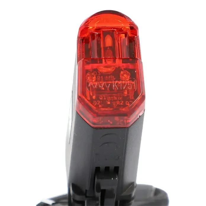 Fischer Fahrradbeleuchtungs-Set LUMOZ 20 - LED, Schwarz - Rotes und schwarzes Fahrrad-Rücklicht mit klarem rotem Gehäuse über den LEDs und schwarzem Sockel, für bessere Sichtbarkeit hinten.