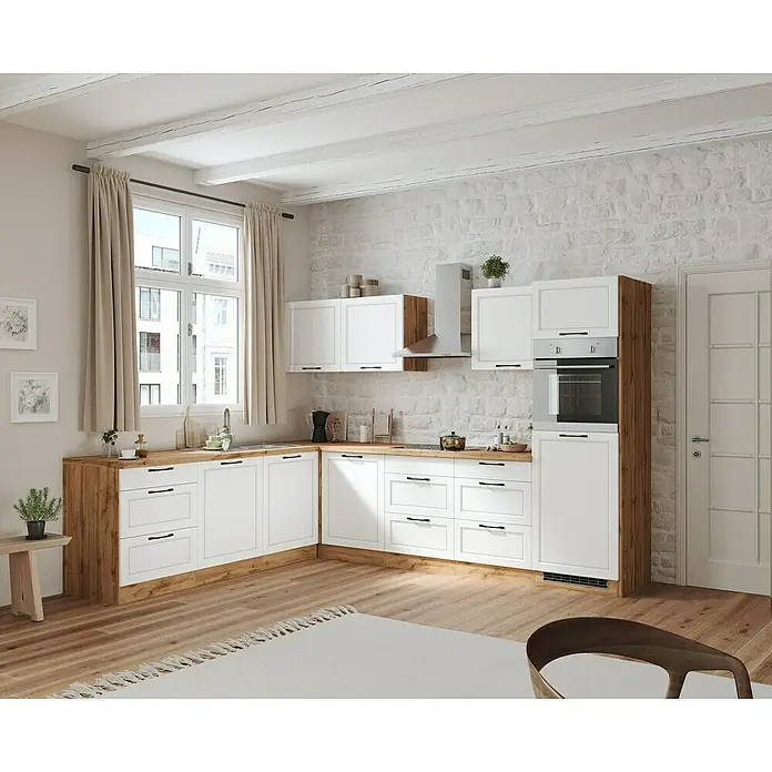 Held Möbel Winkelküche Padua Typ 1 - B x T: 300 x 240 cm, Weiß, Mit Elektrogeräten, Cerankochfeld - Küchenaufnahme mit weißen Schränken und Holzakzenten, die eine warme und einladende Atmosphäre schaffen. Perfekt für kulinarische Erlebnisse.