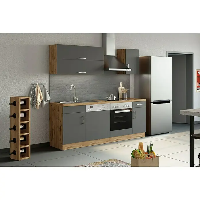 Held Möbel Küchenzeile Barolo Typ 2 - Breite: 210 cm, Anthrazit, Farbe Korpus: Wotaneiche, Mit Elektrogeräten - Einbauküche in modernem Design mit grauen Schränken, Holzarbeitsplatte und integrierten Geräten, ergänzt durch ein Weinregal und eine Einkauftasche.