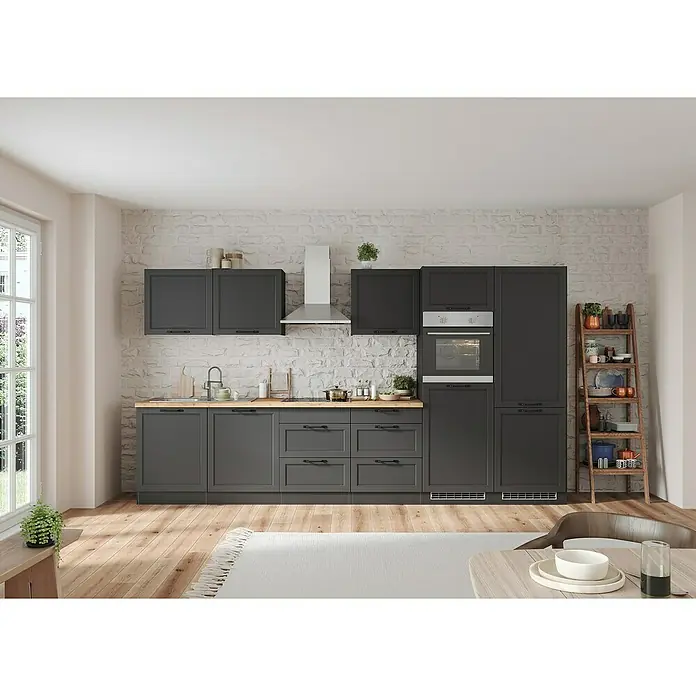 Held Möbel Küchenzeile Padua Typ 2 - Breite: 360 cm, Grau, Mit Elektrogeräten, Induktionskochfeld - Eine moderne Küche in Grau mit Holzplatte und Backsteinwand, die eine stilvolle und funktionale Atmosphäre schafft.
