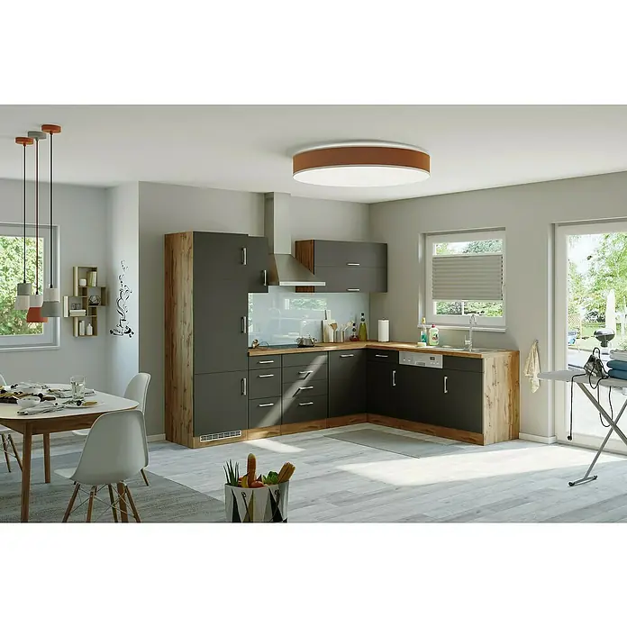 Held Möbel Winkelküche Barolo Typ 7 - B x T: 270 x 210 cm, Farbe Front: Anthrazit, Wotaneiche, Ohne Elektrogeräte - Helle Küche mit Essbereich und modernen Möbeln in Grau und Holzoptik, inklusive passender Beleuchtung und Dekoration.