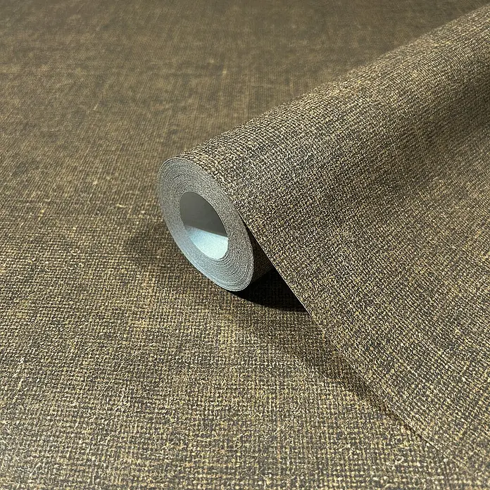 Marburg Struktura Vliestapete Struktur - Braun, Uni, 10,05 x 0,53 m - Nahaufnahme einer Rolle brauner Textiltapete mit natürlicher und rustikaler Optik.