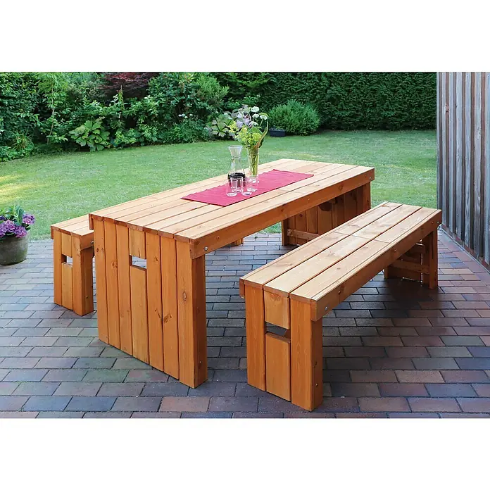 Promadino Gartenmöbel-Set Rotterdam - 3 -tlg., Kiefernholz, Honigbraun - Einladende Gartenmöbelgruppe aus Holz, bestehend aus einem Tisch mit Bank, perfekt für Mahlzeiten im Freien und gesellige Stunden im Garten.