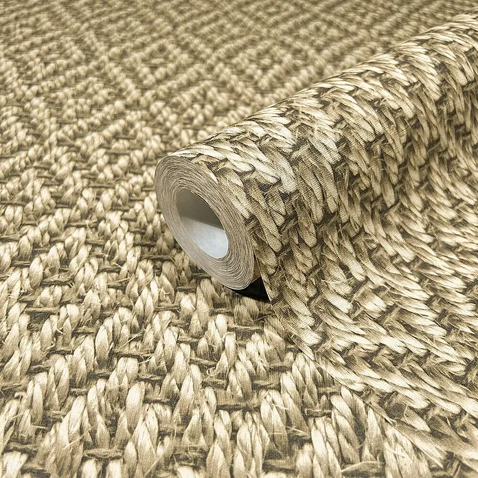 Marburg Struktura Vliestapete 3D-Rauten - Beige, 3D-Optik, 10,05 x 0,53 m - Nahaufnahme einer Rolle Sisaltapete mit gewebter Textur in natürlichen Farbtönen, die ein gemütliches Ambiente schafft.