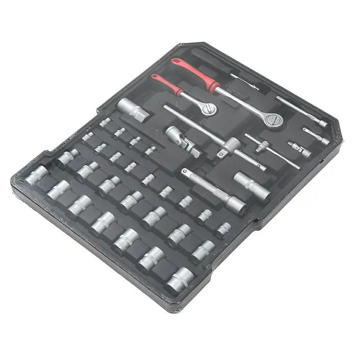 Fulmo Maletín de herramientas - 187 pzs. - Una caja de herramientas llena de varios enchufes, extensiones y carraca plateadas, todo bien ordenado en una caja negra.